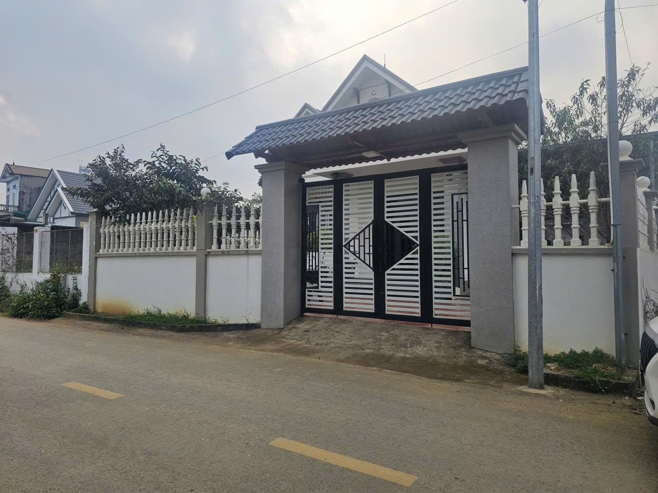 BÁN ĐẤT HOÀ LẠC, VIEW HỒ, NGAY NGÃ BA CHỢ HOÀ LẠC, CÁCH ĐH FPT 2KM, ĐHQG 2KM, QL 21 400M