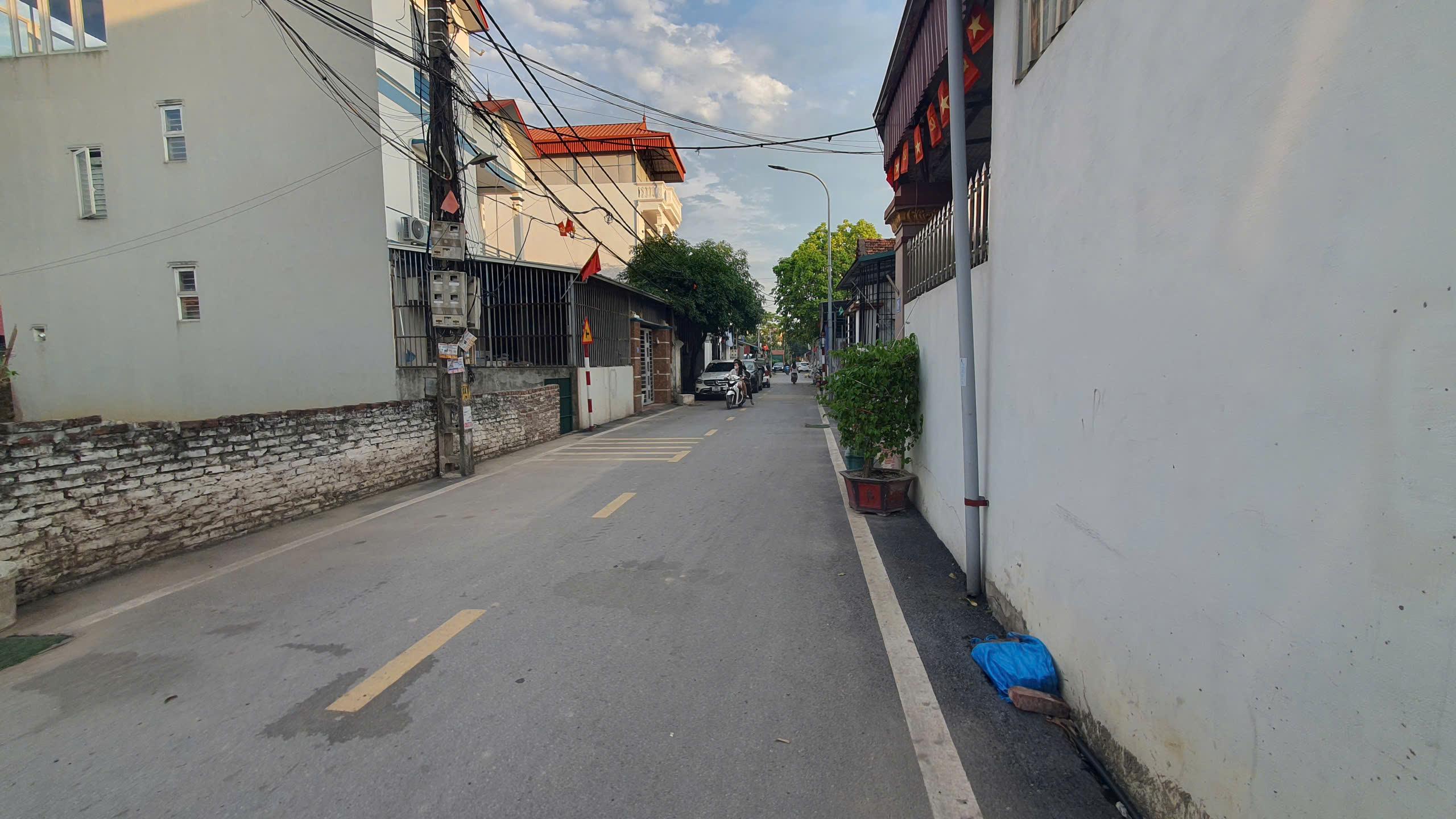 Bán Nhà Mặt Đường Liên Xã Thọ Xuân – Đan Phượng | 114m2, Mt 8.1m, Nhà 2 Tầng 1 Tum, Kinh Doanh Đỉnh, Giá 66tr/m2