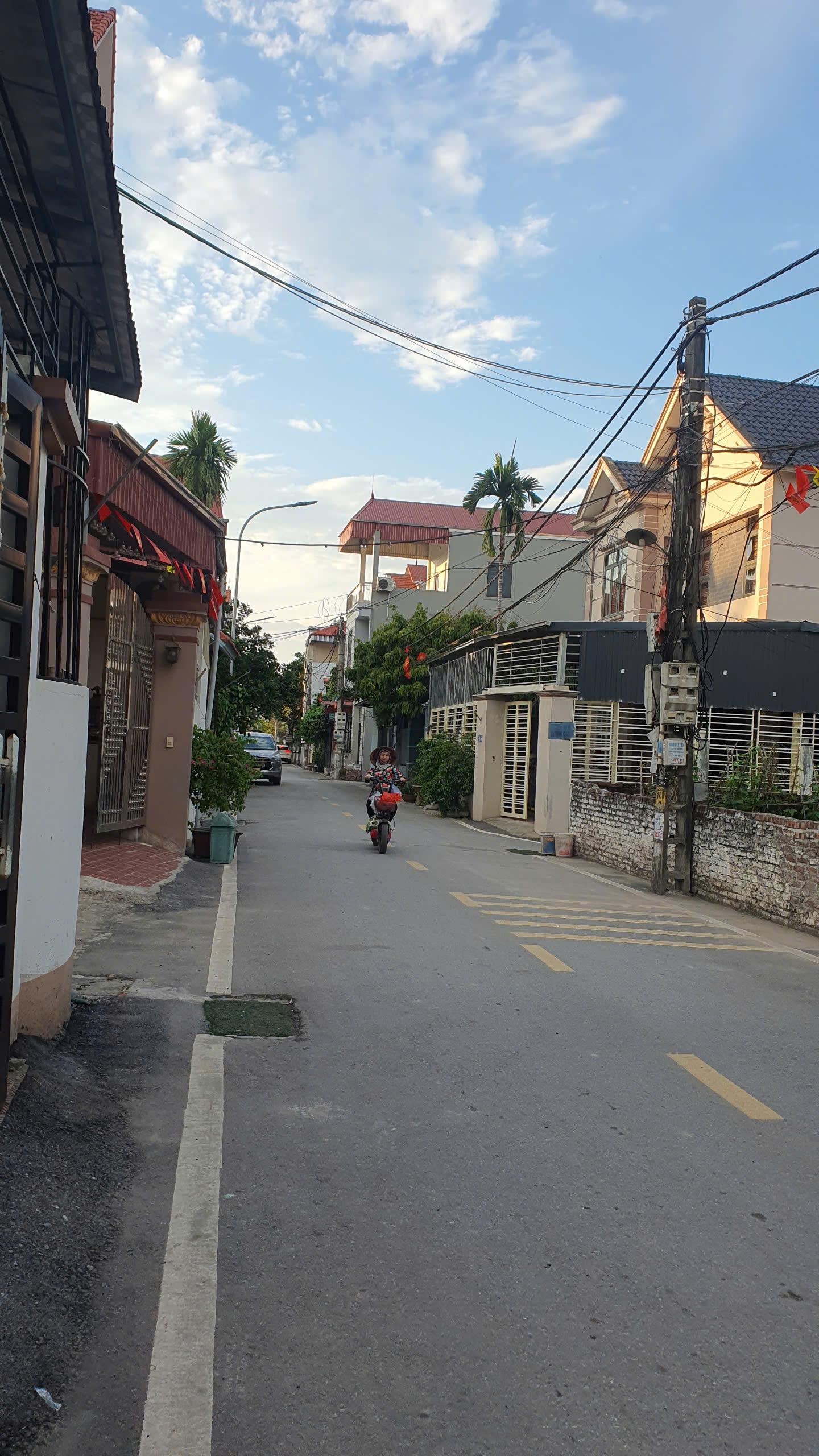Bán Nhà Mặt Đường Liên Xã Thọ Xuân – Đan Phượng | 114m2, Mt 8.1m, Nhà 2 Tầng 1 Tum, Kinh Doanh Đỉnh, Giá 66tr/m2