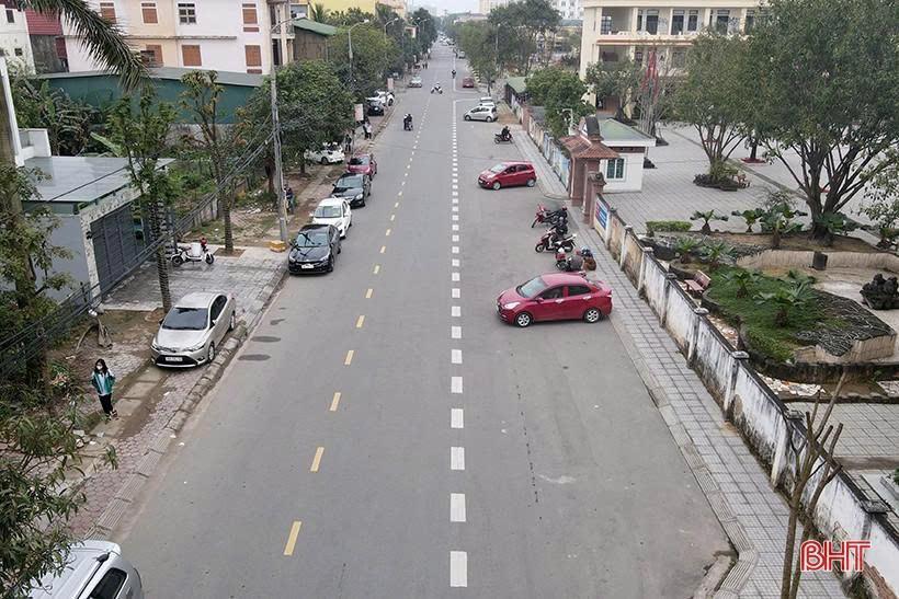 BÁN ĐẤT HOÀ LẠC, SÁT QUỐC LỘ 21, ĐỐI DIỆN ĐH FPT, ĐHQG, Ô TÔ TRÁNH, 100M2, MT7, TRỤC CHÍNH