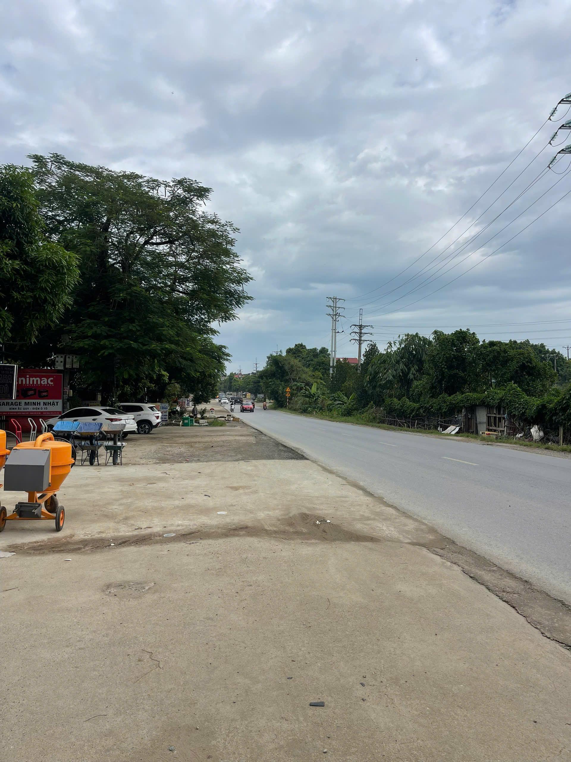 Bán nhà 4 tầng 200m² tại Thôn 4 Thạch Hòa – Sát QL21, gần ĐH FPT