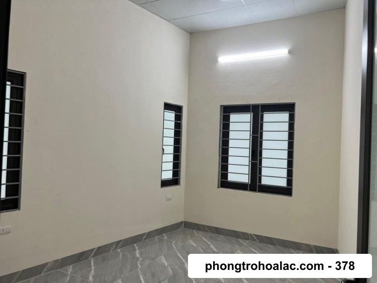 Thuê Nhà Nguyên Căn Gần Chợ Hòa Lạc | Cách Dưới 2km